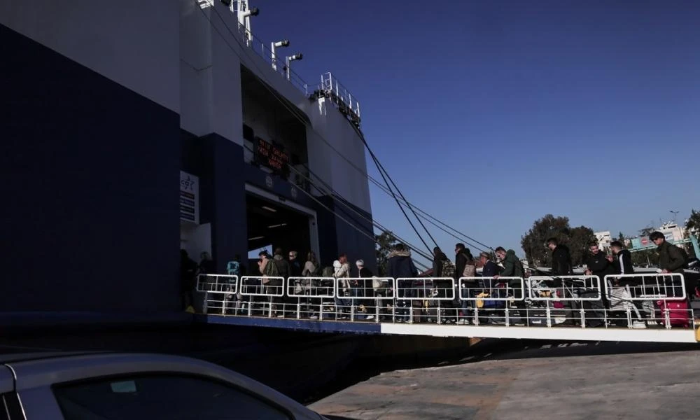 Εκπτώσεις στα ακτοπλοϊκά και αεροπορικά εισιτήρια για το Πάσχα